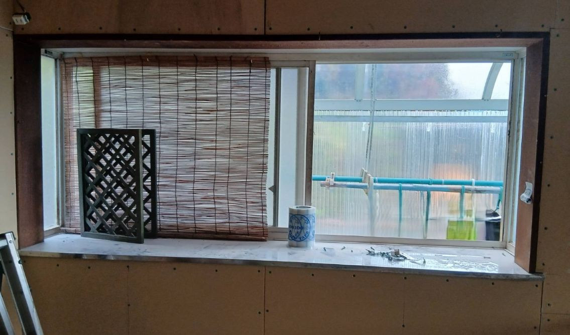 米田トーヨー住器の【内窓】寒さ・結露・視線対策を一気に解決！補助金でお得にあたたかリフォーム。の施工前の写真2