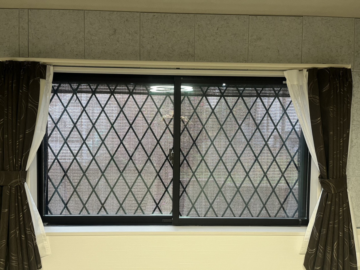 米田トーヨー住器の【内窓】寒さ・結露・視線対策を一気に解決！補助金でお得にあたたかリフォーム。の施工前の写真1