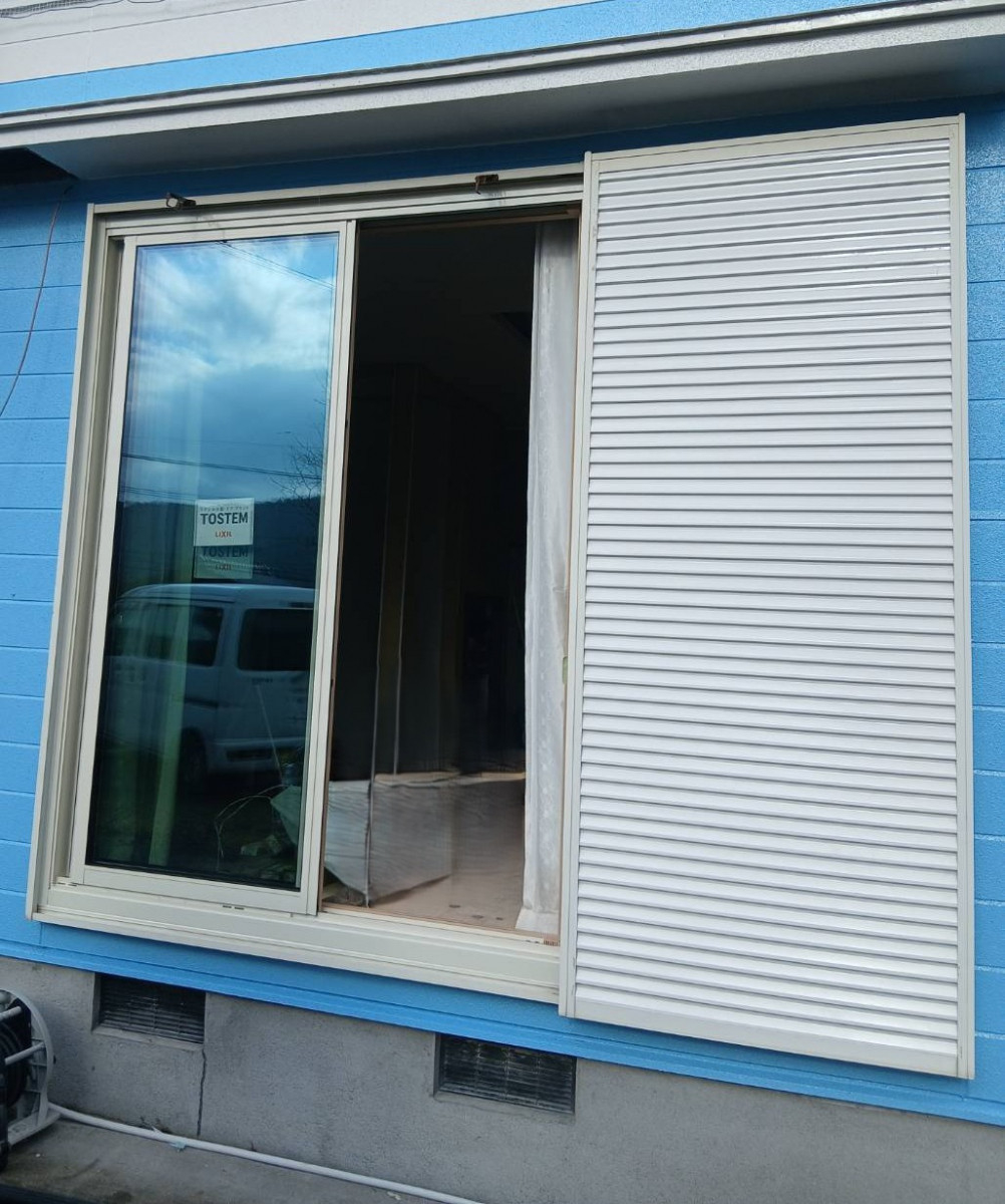 米田トーヨー住器の【外付け日よけ】LIXILスタイルシェードで夏の暑さ対策！　霧島市の施工前の写真1