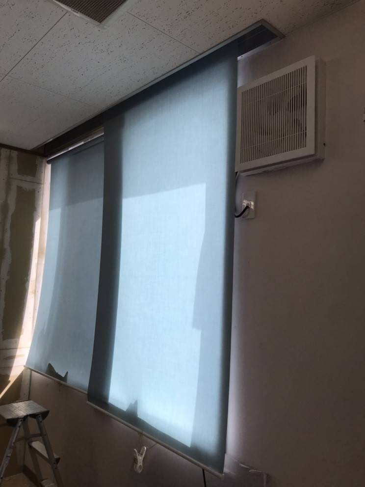 小島サッシトーヨー住器の常総市 I様邸 ロールカーテン取り付け工事の施工後の写真2
