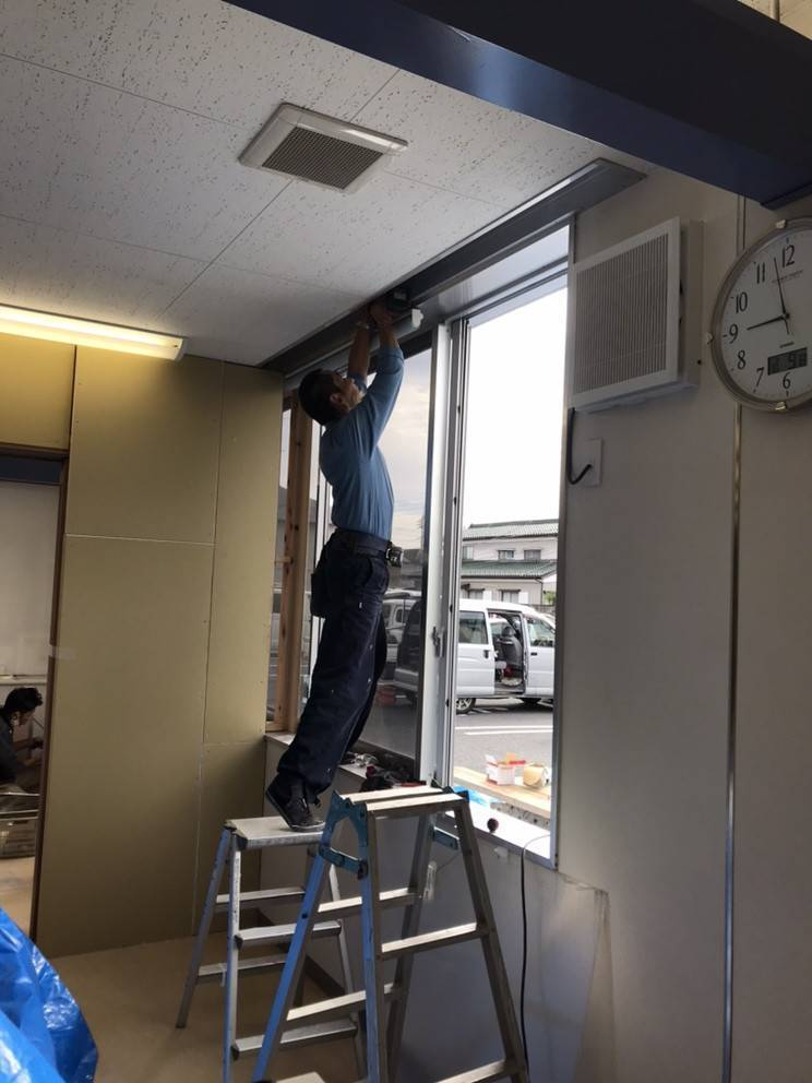 小島サッシトーヨー住器の常総市 I様邸 ロールカーテン取り付け工事の施工前の写真1