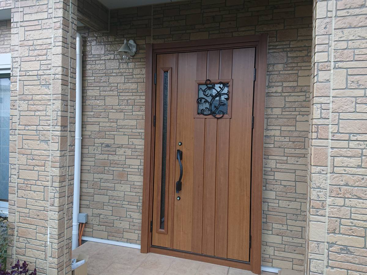 小島サッシトーヨー住器の守谷市　Ｙ様邸　玄関ドアを新しく交換しました！の施工後の写真1