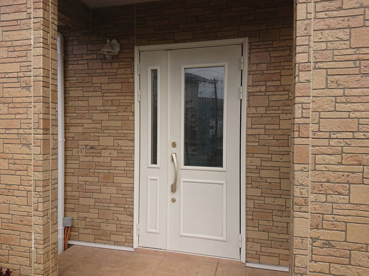 小島サッシトーヨー住器の守谷市　Ｙ様邸　玄関ドアを新しく交換しました！の施工前の写真1
