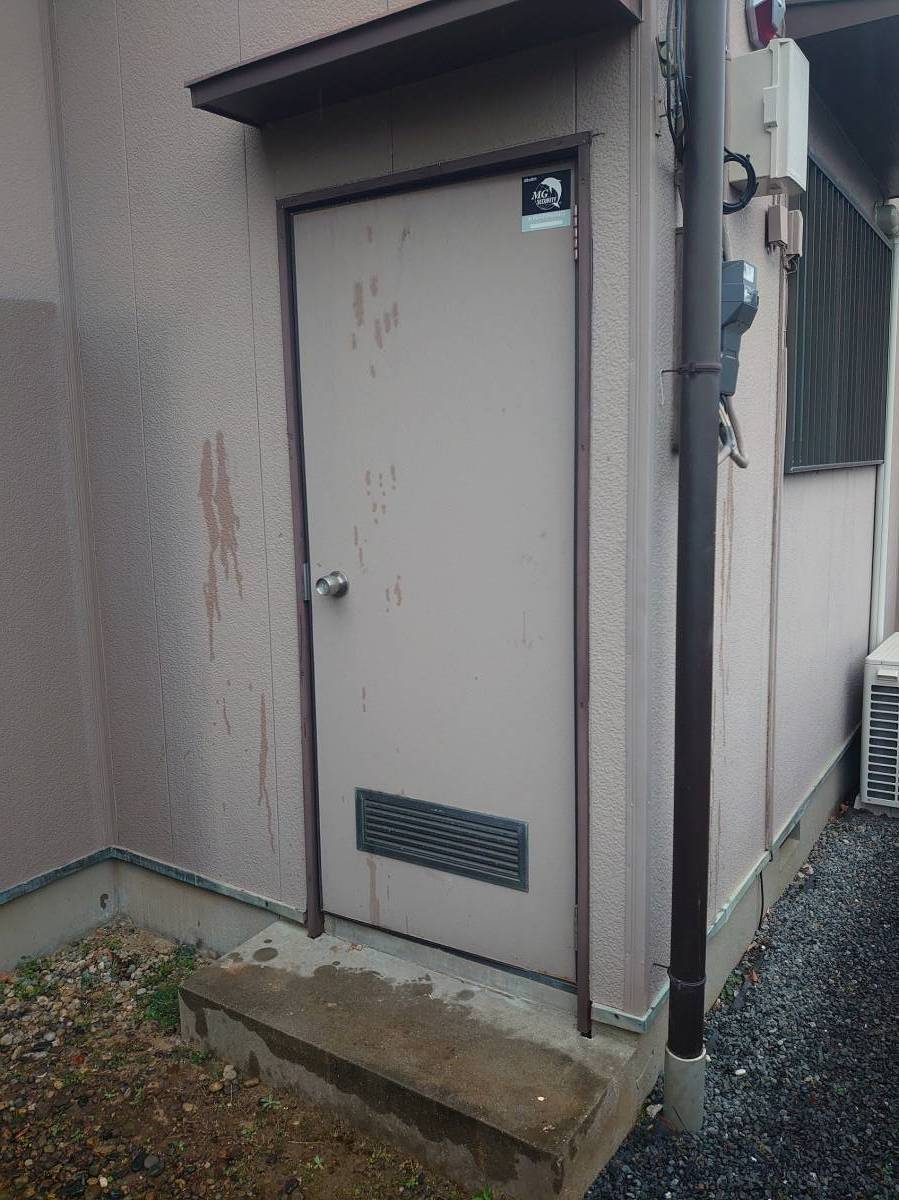 小島サッシトーヨー住器の柏市　Ｆ様邸　勝手口のドアを新しくしました！の施工前の写真1