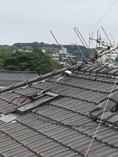 小島サッシトーヨー住器の台風被害　屋根アンテナ撤去工事施工事例写真1
