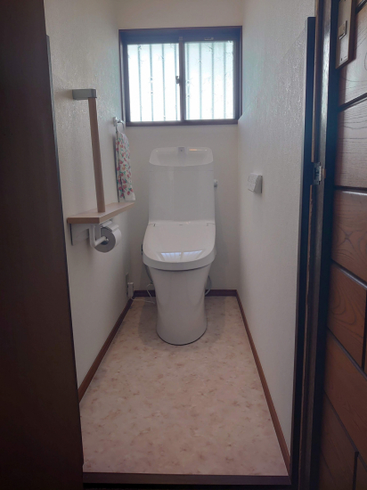 小島サッシトーヨー住器のトイレのリフォーム工事を行いました！施工事例写真1