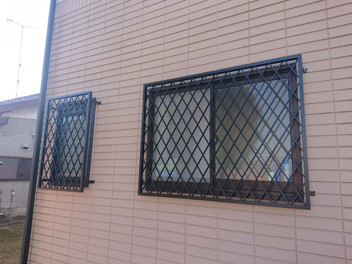 小島サッシトーヨー住器の窓に面格子を取り付けました！の施工後の写真1