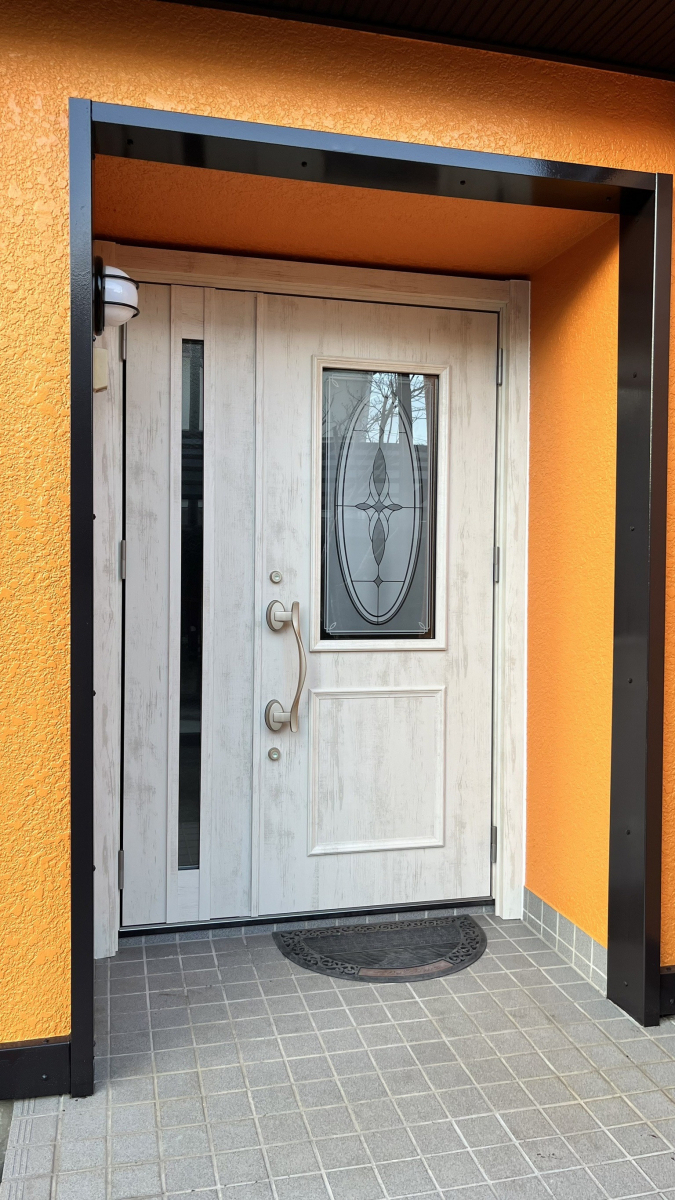 小島サッシトーヨー住器の玄関のドアを新しく交換しまた！の施工後の写真1