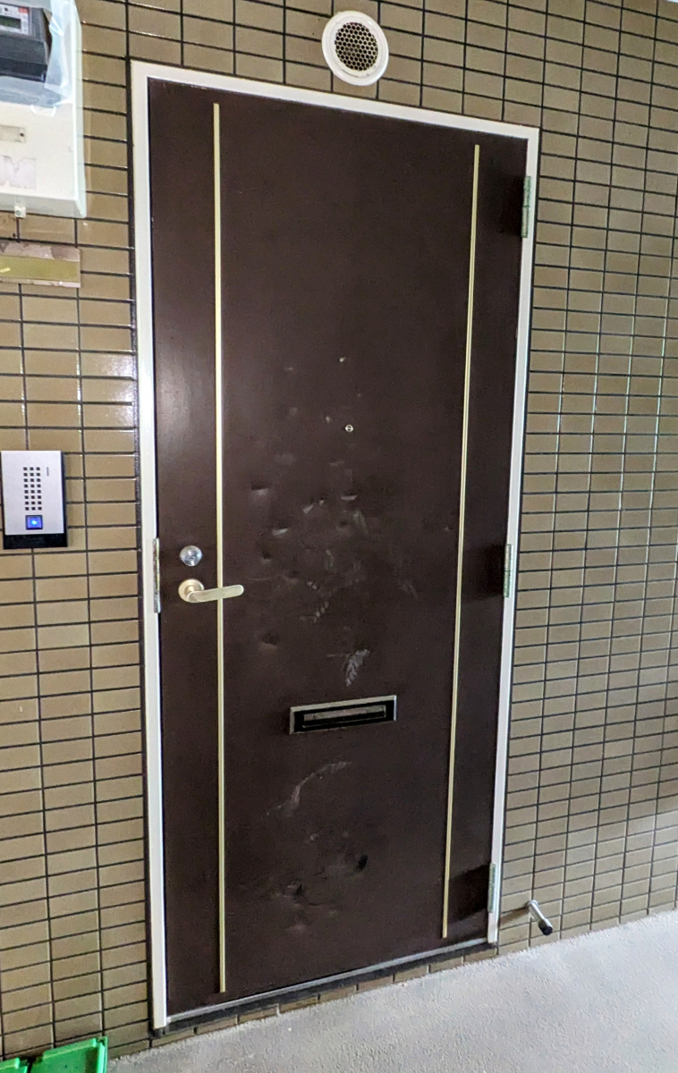 小島サッシトーヨー住器のアパート玄関ドアを新しくしました!の施工前の写真1