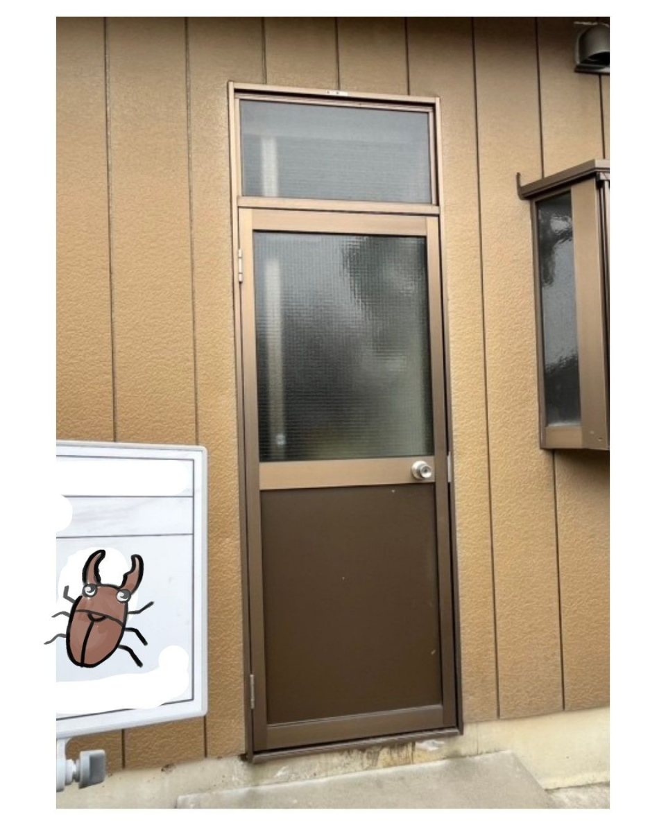 小島サッシトーヨー住器のリシェントで広がる快適勝手口ライフ🌴の施工前の写真1