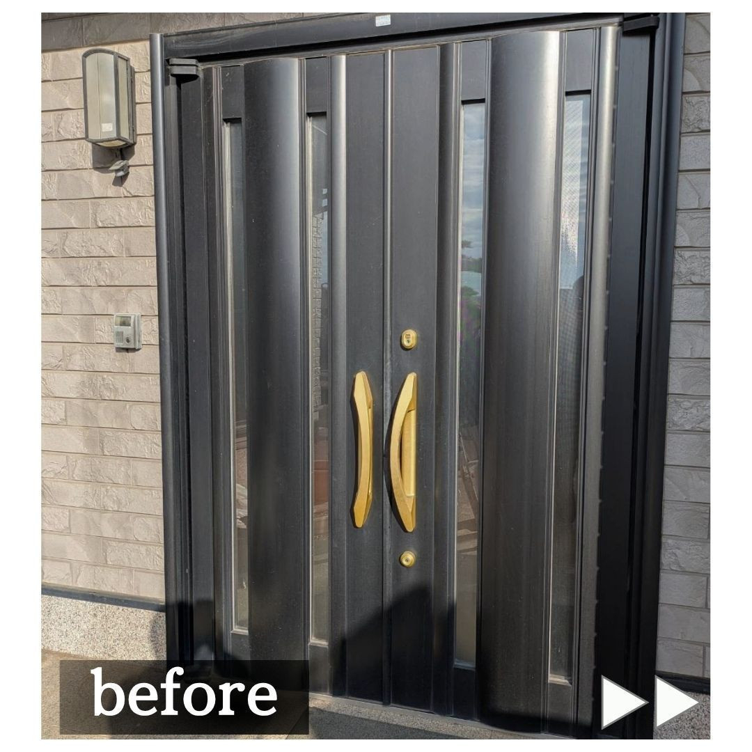 小島サッシトーヨー住器のLIXILリシェントG12型でつくる、重厚感と使いやすさを両立した新しい「家の顔」の施工前の写真1