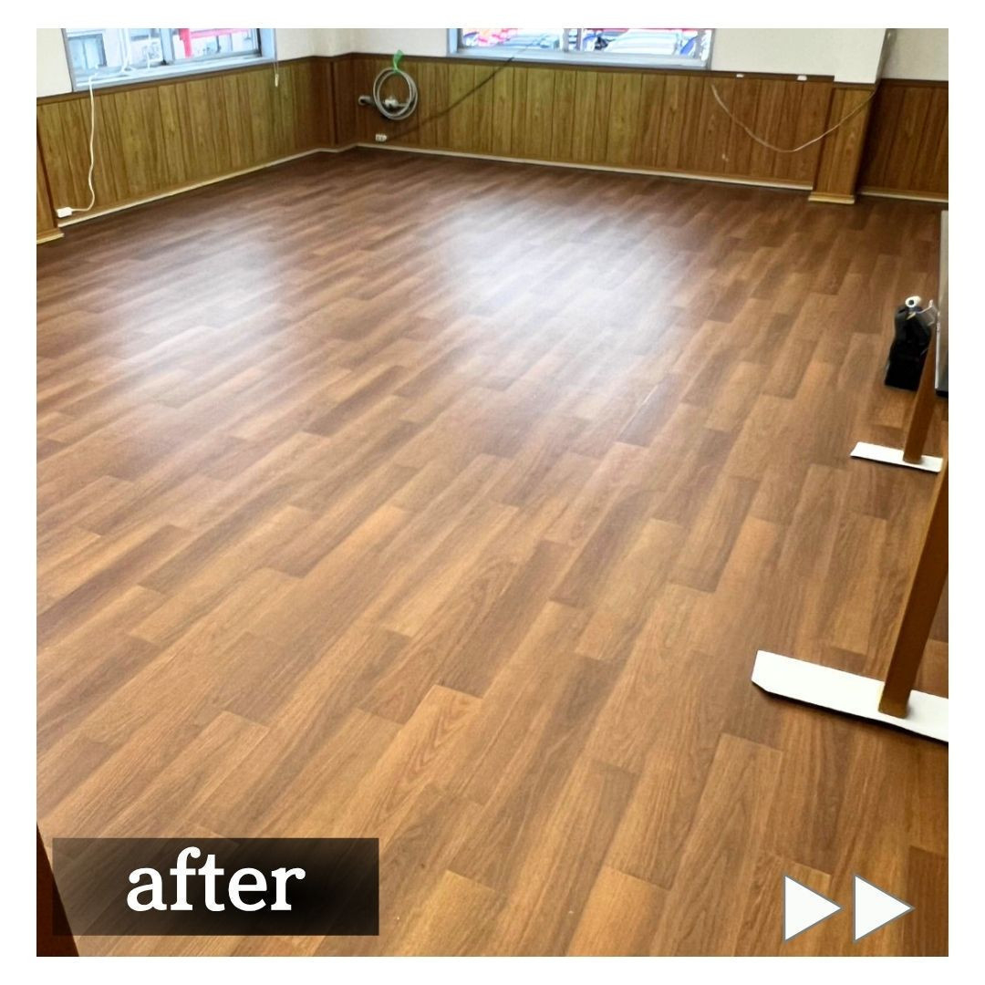 小島サッシトーヨー住器の店舗の掃除が劇的に楽になる！某車屋様の床貼り替えリフォーム事例！の施工後の写真1