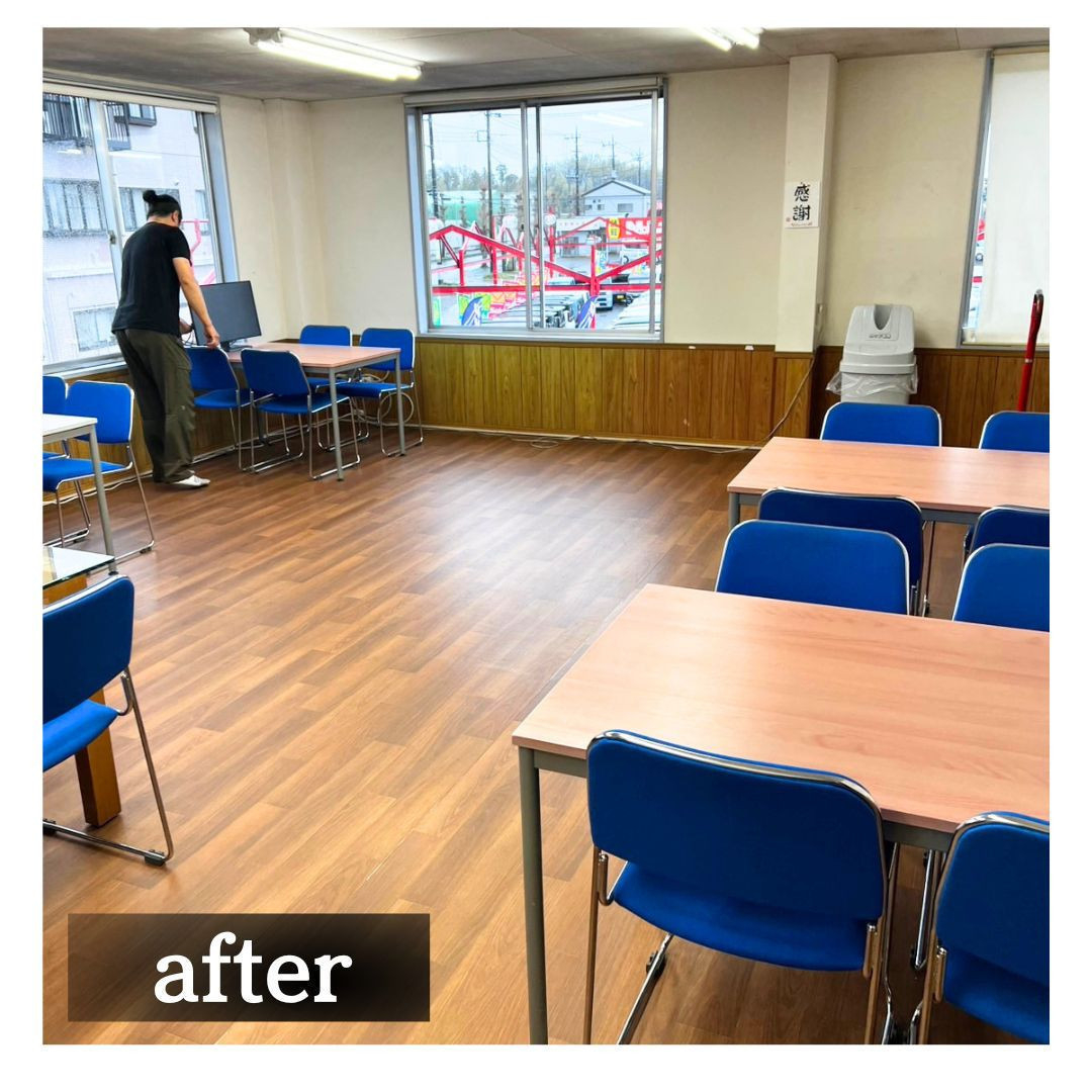 小島サッシトーヨー住器の店舗の掃除が劇的に楽になる！某車屋様の床貼り替えリフォーム事例！の施工後の写真2