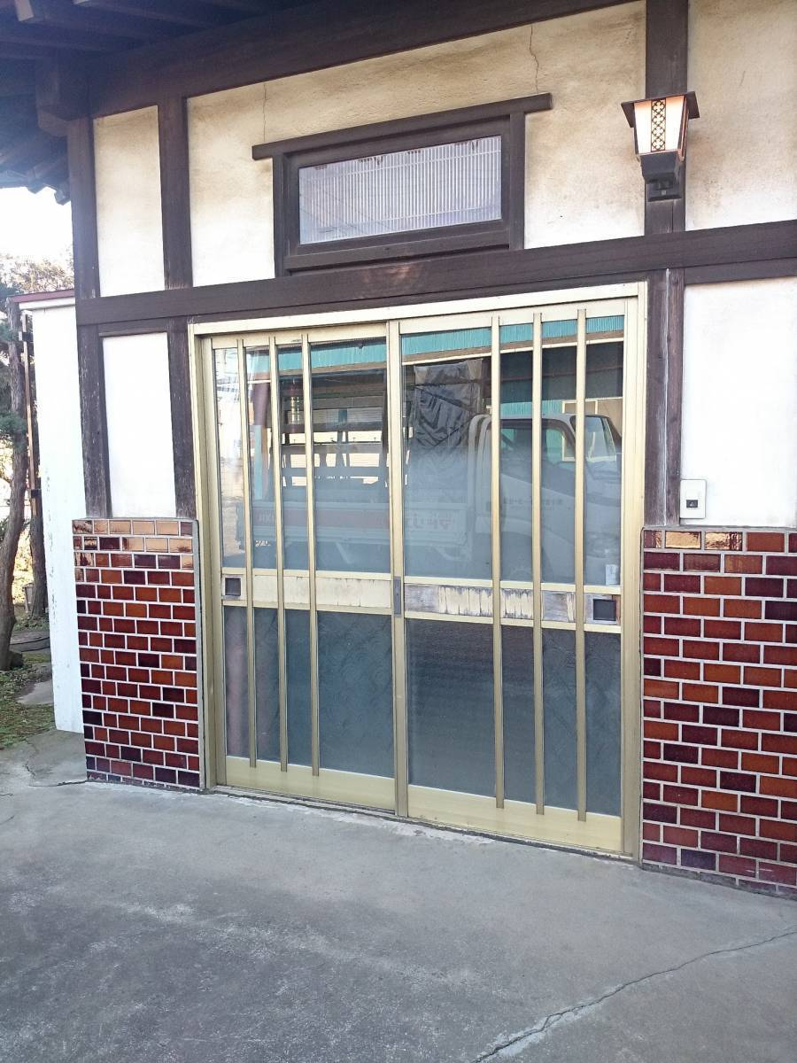 小島サッシトーヨー住器の常総市H様邸　リシェント玄関引戸交換工事を行いました。の施工前の写真1