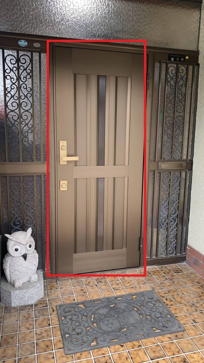 小島サッシトーヨー住器の常総市N様邸　クリエラR玄関ドア（カバー工法）工事を行いました。の施工後の写真1
