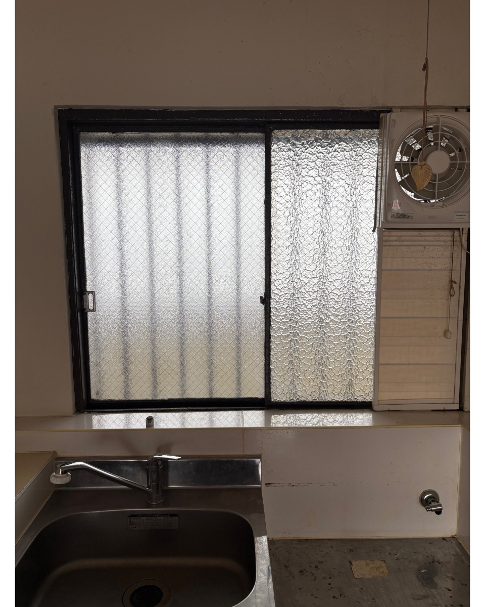 コスモトーヨー住器の【八王子市】サッシの交換工事しました。の施工前の写真2
