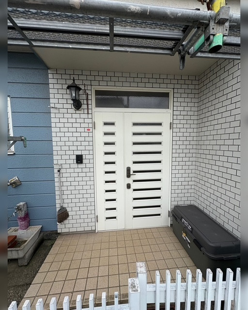 コスモトーヨー住器の【八王子市】玄関交換工事しました。の施工前の写真1
