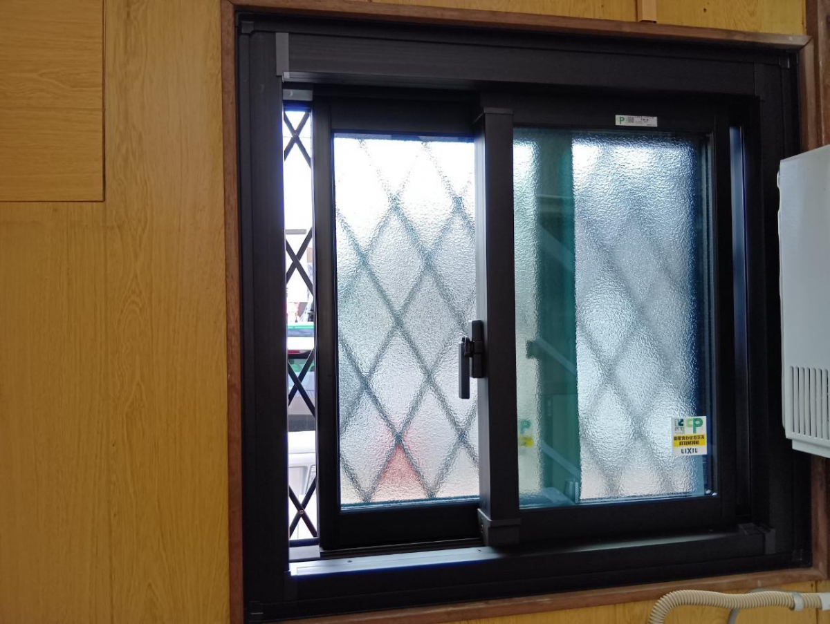 コスモトーヨー住器の【八王子市】洗面所の窓を新しくしました。の施工後の写真1