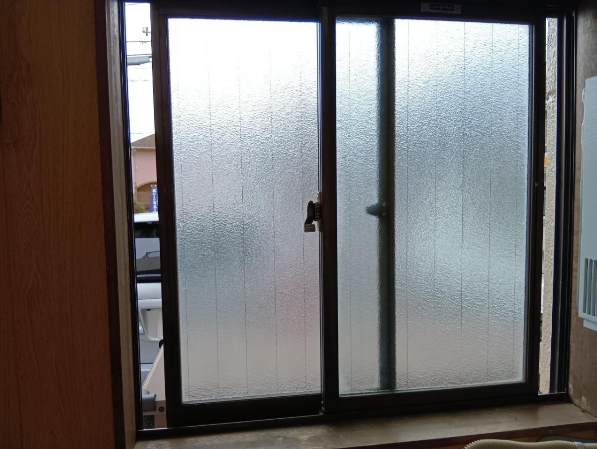 コスモトーヨー住器の【八王子市】洗面所の窓を新しくしました。の施工前の写真1