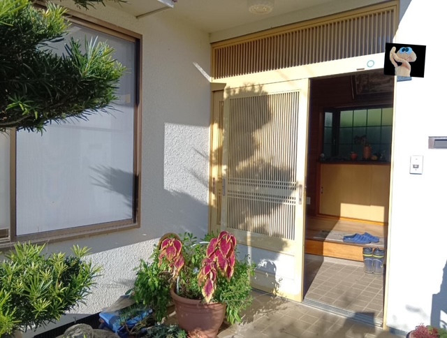 コスモトーヨー住器の【相模原市】玄関引戸の交換工事しました。の施工前の写真1