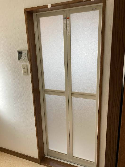 NCCトーヨー住器 諏訪店のパッとリフォーム‼　浴室中折ドア交換の施工後の写真1