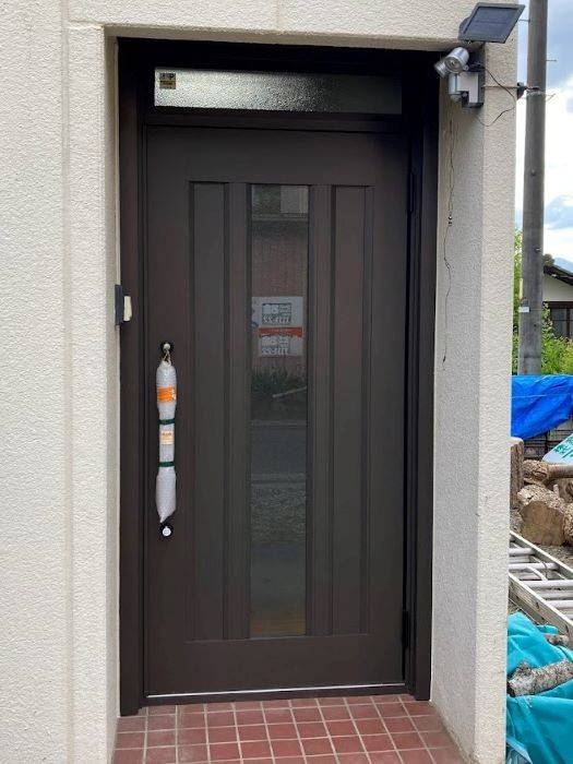 NCCトーヨー住器 諏訪店のご希望の玄関ドアに交換できます。（松本市）の施工後の写真1