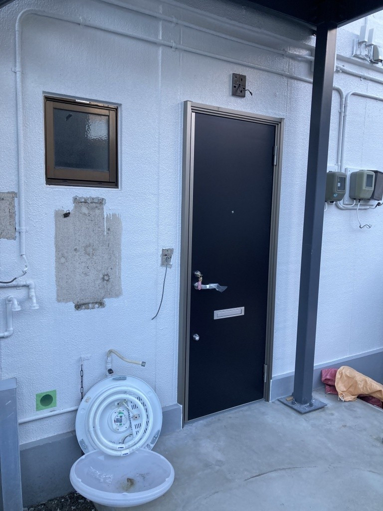 NCCトーヨー住器 諏訪店のアパートの玄関ドアをリフォームしました！の施工後の写真1