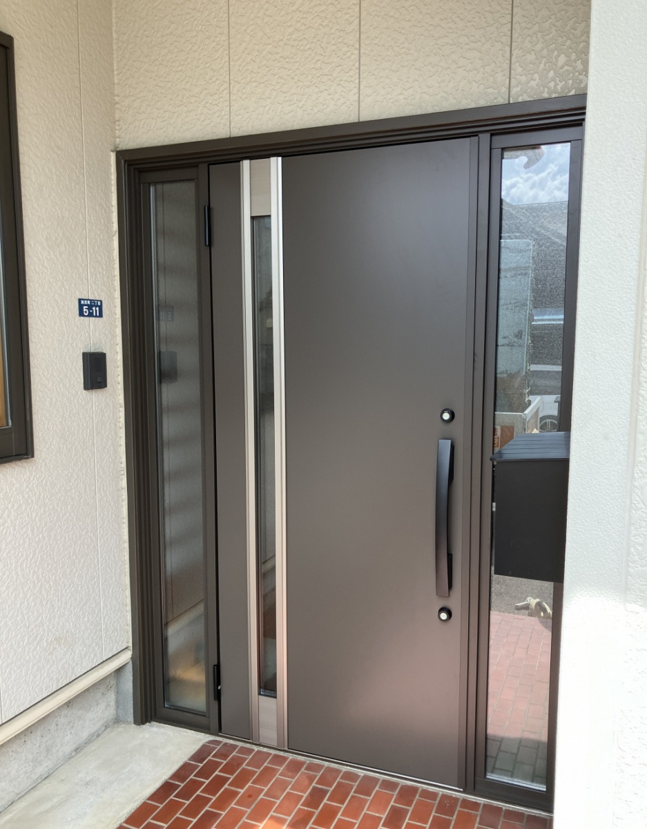 NCCトーヨー住器 諏訪店の1dayリフォームで玄関引戸からドアへ大変身!✨の施工後の写真1