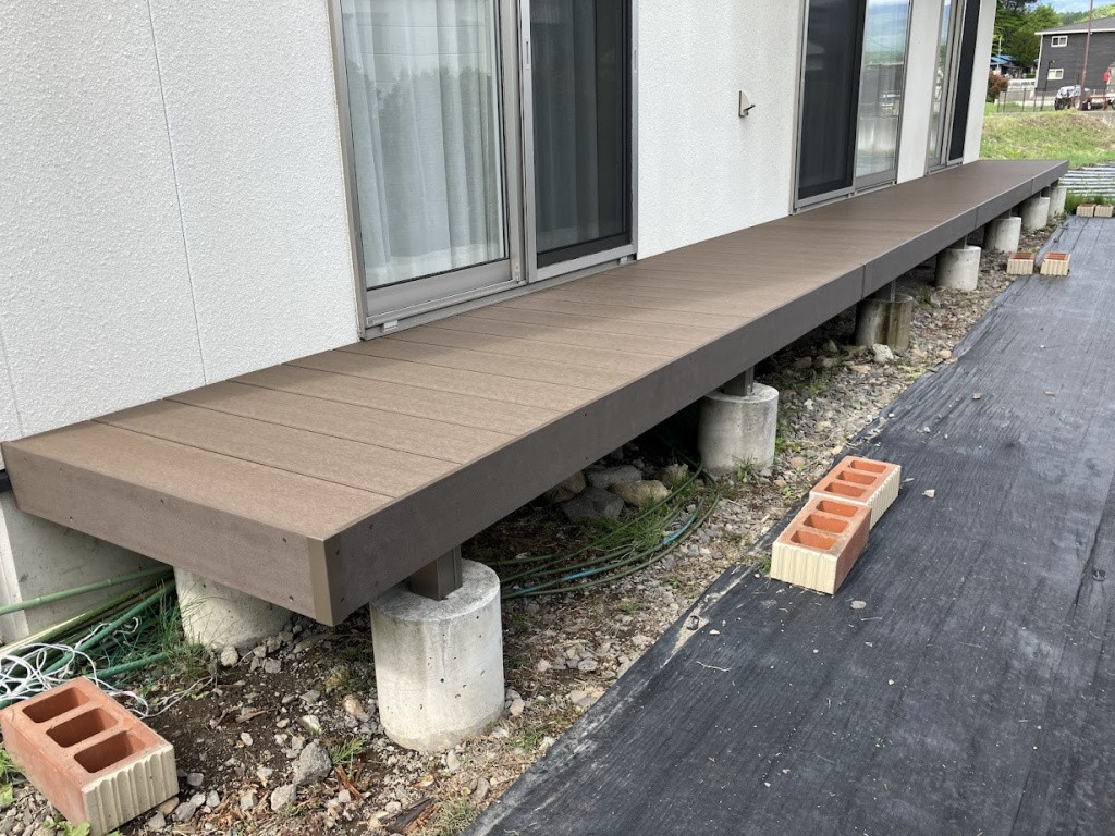 NCCトーヨー住器 諏訪店の人工木デッキ　樹ら楽ステージ　取り付けました！！の施工後の写真2