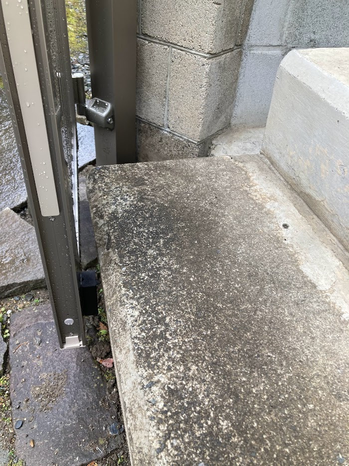 NCCトーヨー住器 諏訪店の出入り口の門を新しくしました!!の施工後の写真3