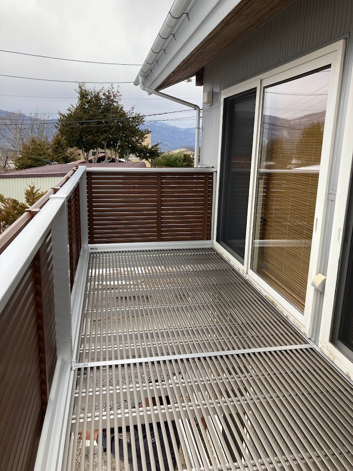 NCCトーヨー住器 諏訪店の屋根のないバルコニーで太陽光を生かした生活へ!の施工後の写真2