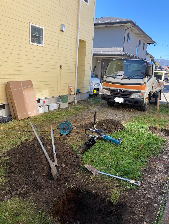 NCCトーヨー住器 諏訪店のカーポート新設！！サポート柱・パネルもつけました！の施工前の写真2