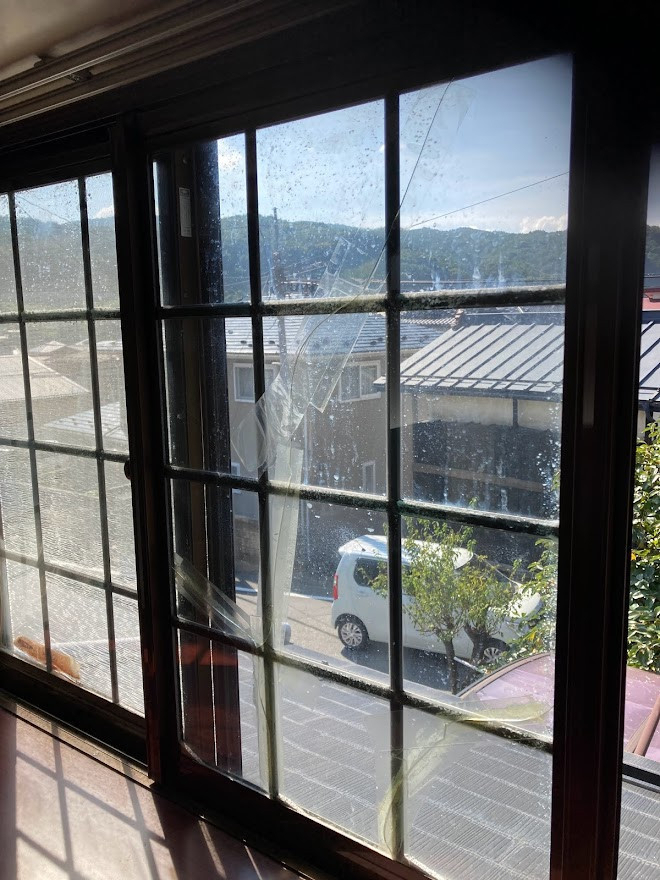 NCCトーヨー住器 諏訪店のガラスが割れてしまってもお任せください！！の施工前の写真1