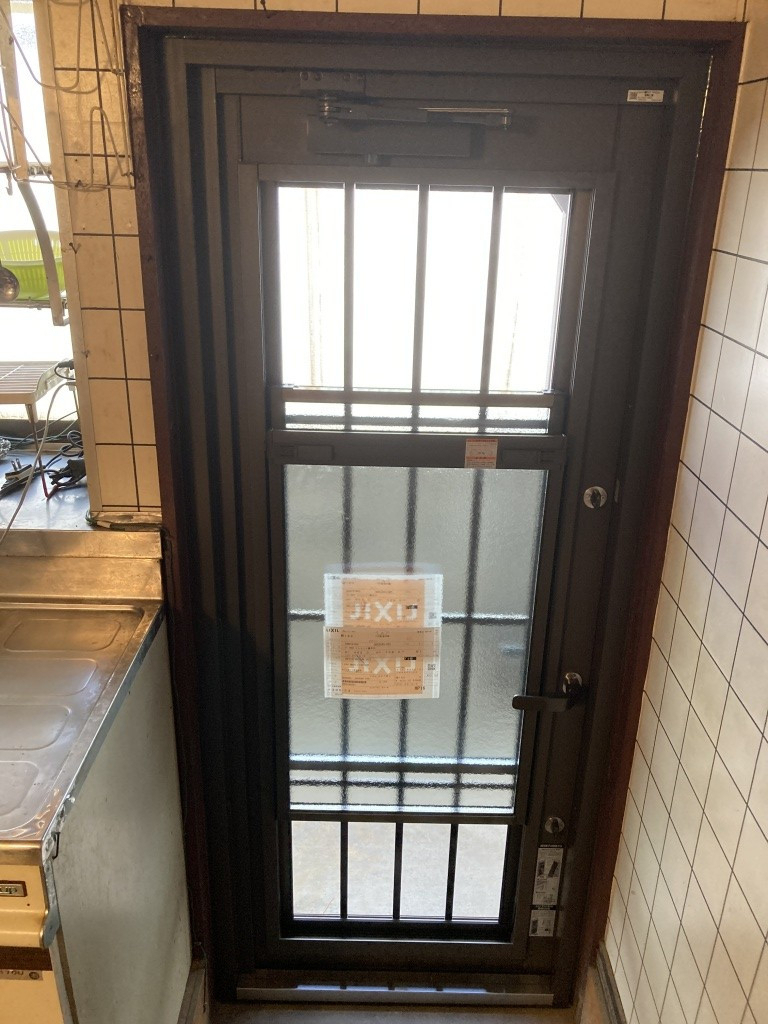 NCCトーヨー住器 諏訪店の１日で工事完了！！～リシェント勝手口ドア～の施工後の写真2