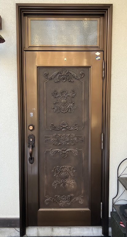 NCCトーヨー住器 諏訪店の結露で悩んでいた玄関を断熱リフォームしました！の施工前の写真1