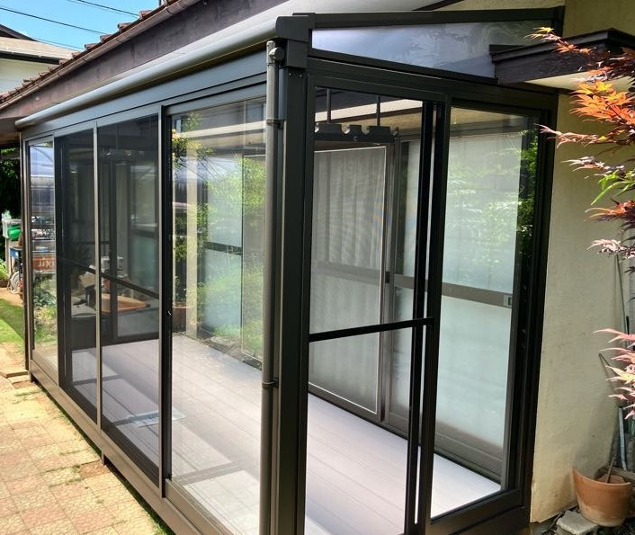 NCCトーヨー住器 諏訪店の雨の日も花粉が多い日も安心。1階から気軽に干せるサンルームの施工事例の施工後の写真2