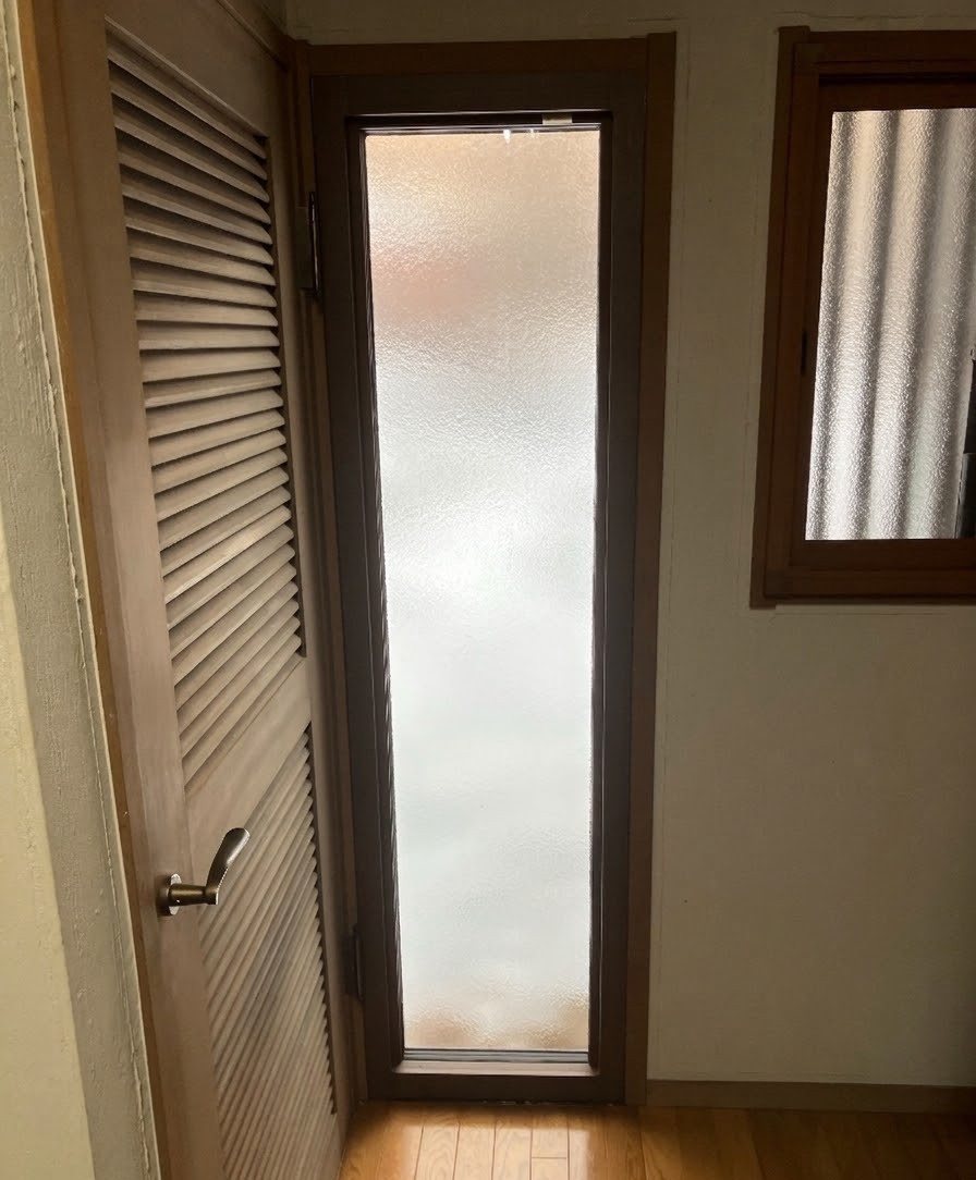 NCCトーヨー住器 諏訪店の使っていない勝手口ドア、実は窓にできますの施工後の写真1