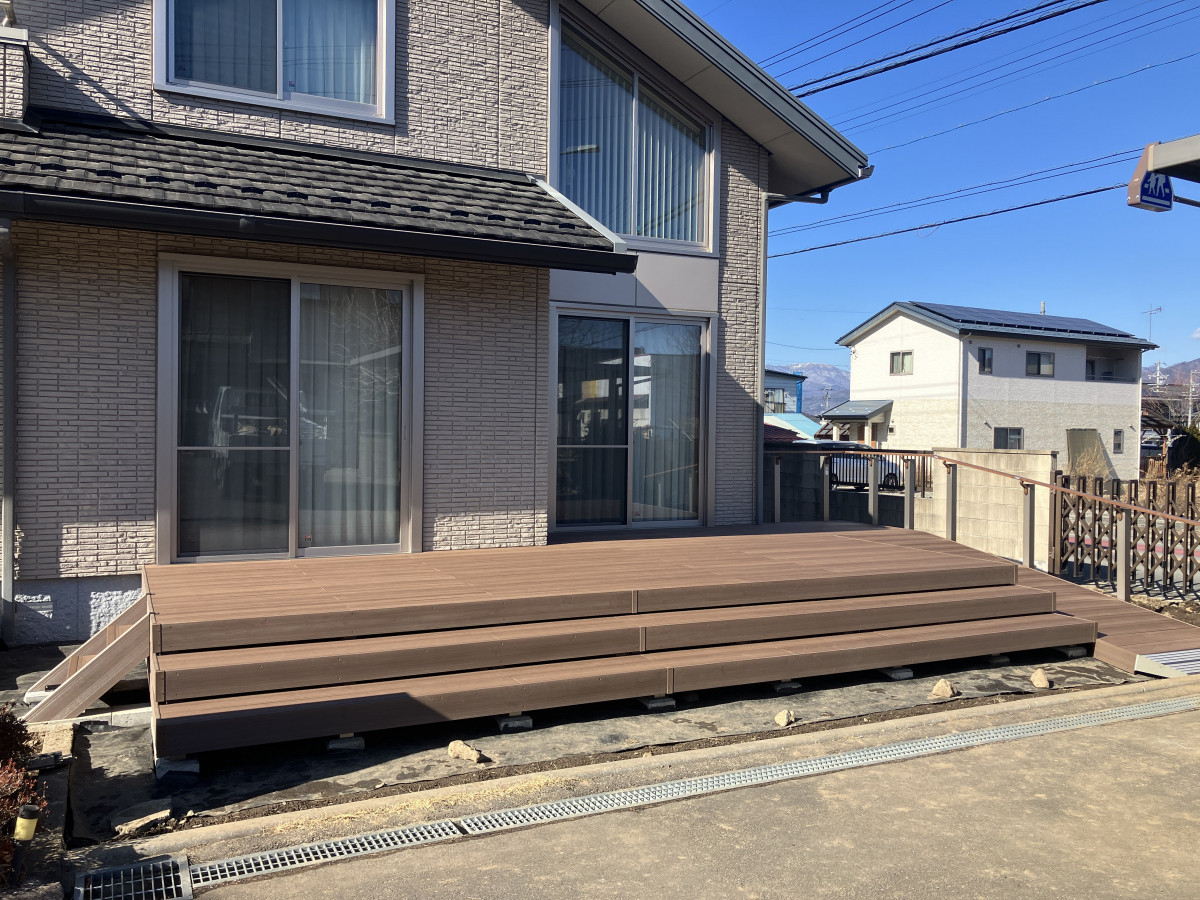 NCCトーヨー住器 諏訪店の庭が使えない人はこれで解決！憧れのウッドデッキ空間に✨【樹ら楽ステージ】の施工後の写真1