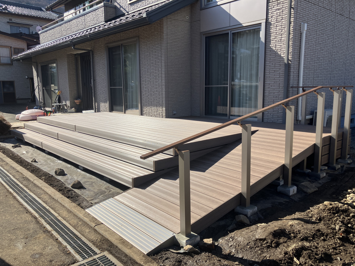 NCCトーヨー住器 諏訪店の庭が使えない人はこれで解決！憧れのウッドデッキ空間に✨【樹ら楽ステージ】の施工後の写真2