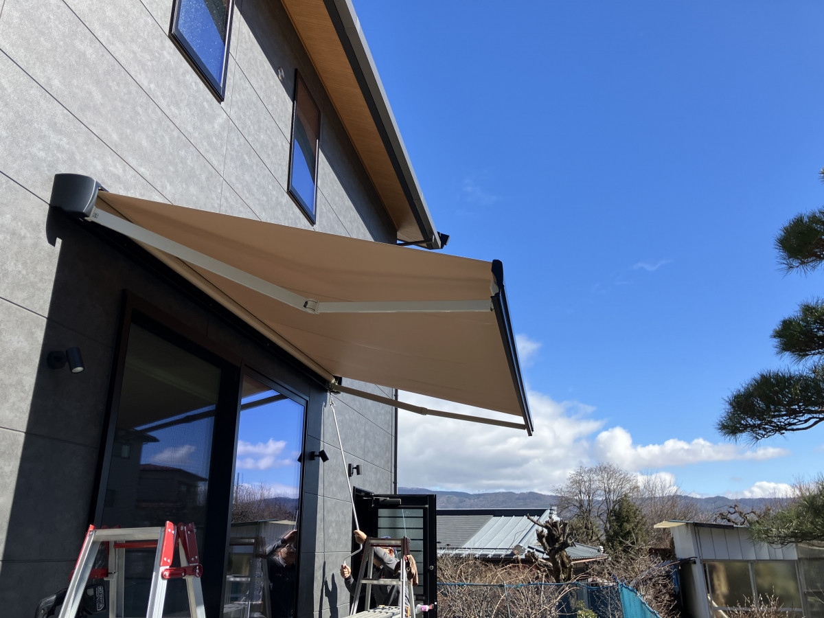 NCCトーヨー住器 諏訪店の雨の日でも換気・洗濯OK！暮らしの利便性を高めたオーニング！の施工後の写真2