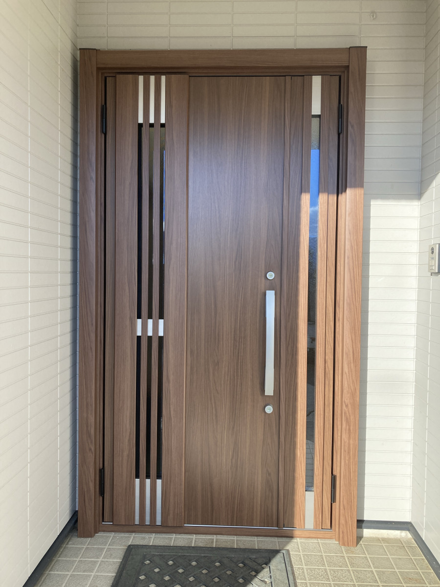 NCCトーヨー住器 諏訪店の【施工事例】玄関ドア1日リフォームでここまで変わる！！の施工後の写真1