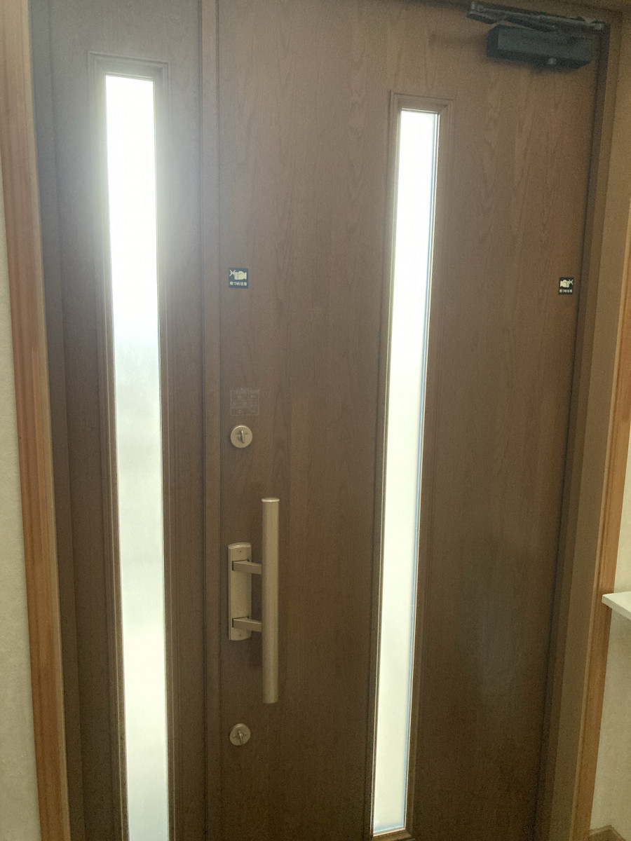 NCCトーヨー住器 諏訪店の【施工事例】玄関ドア1日リフォームでここまで変わる！！の施工前の写真2