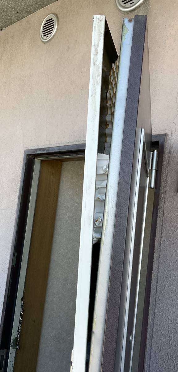 大泉トーヨー住器のマンション用ドア修理【太田市】の施工前の写真1