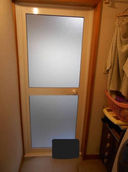 大泉トーヨー住器の浴室ドア交換工事施工事例写真1