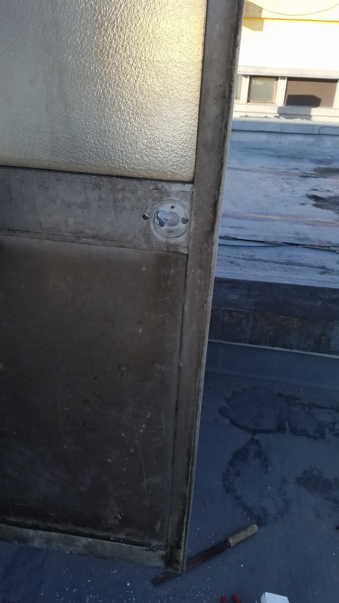 大泉トーヨー住器の無くなったメーカーのドア鍵交換　【太田市】の施工前の写真2