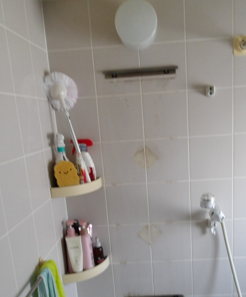 大泉トーヨー住器の浴室ミラー撤去工事の施工後の写真1