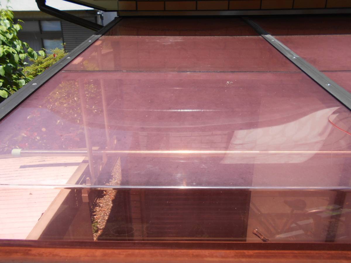 大泉トーヨー住器のテラス屋根材修理の施工前の写真1