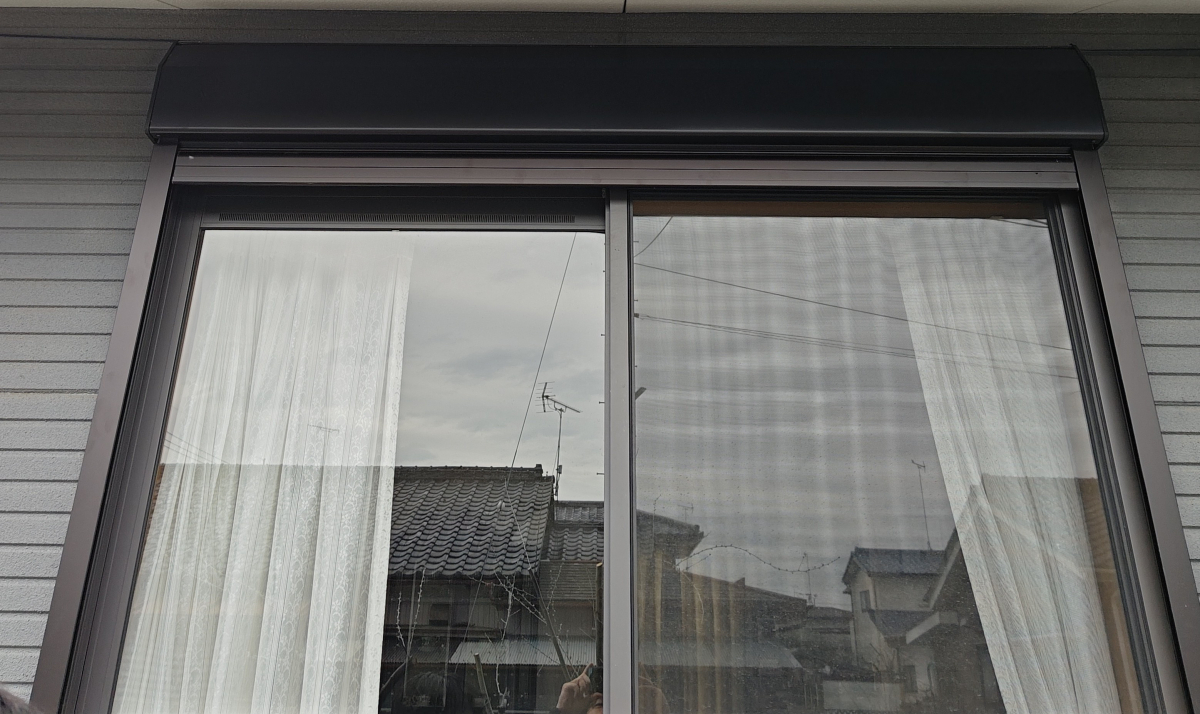 大泉トーヨー住器の電動シャッター修理 【館林市】の施工前の写真1