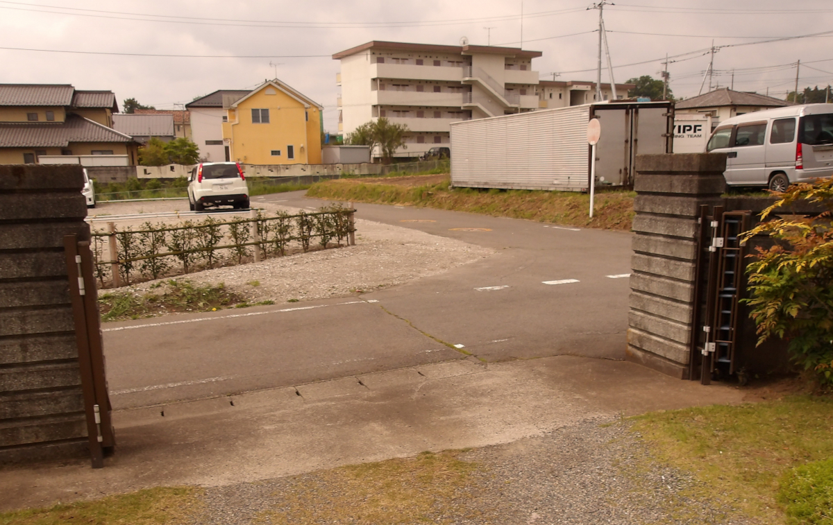 大泉トーヨー住器の【太田市】伸縮門扉交換工事の施工前の写真1