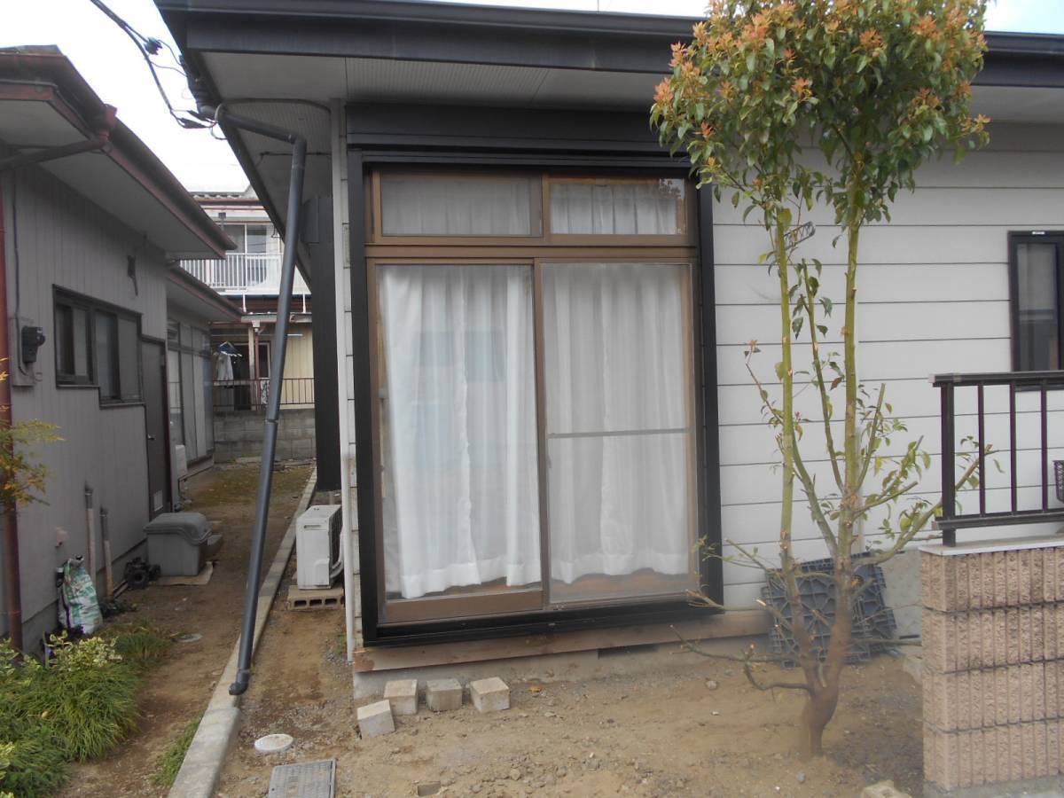 大泉トーヨー住器の後付けシャッター工事【伊勢崎市】の施工後の写真3